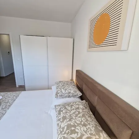 Apartament Duje Toni *