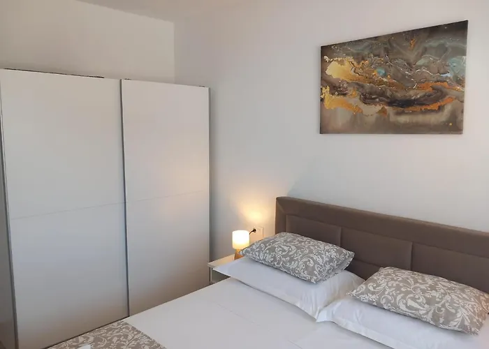 Duje Toni * Makarska