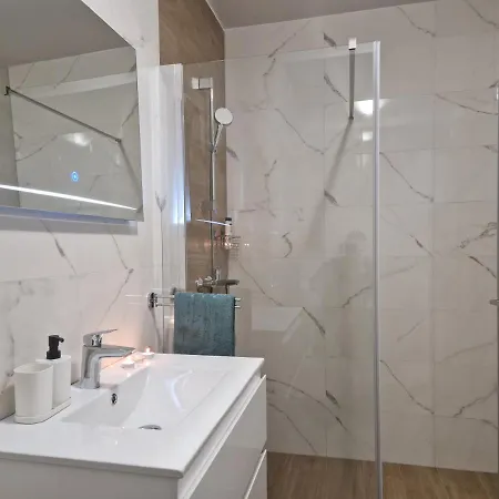 Duje Toni マカルスカ